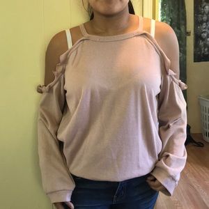 Long sleeve shoulder cut shirt